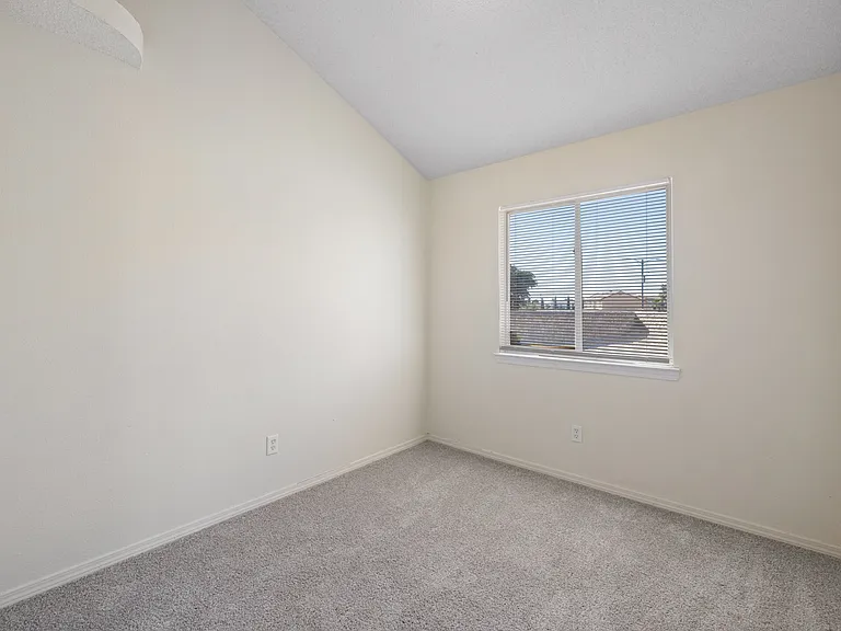 2987 Tierra Cortez Ave #B — Photo 13