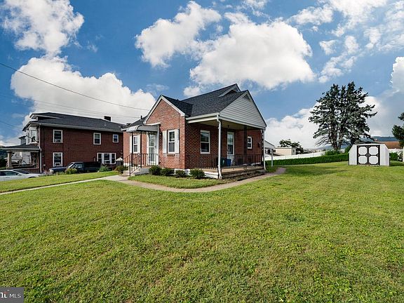 2nd image of 209 Carroll St