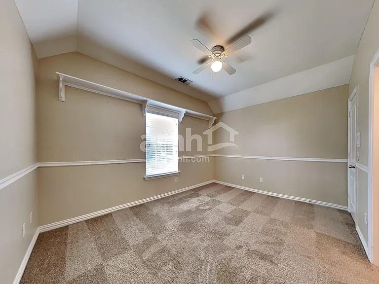 1245 Potter Ave — Photo 24