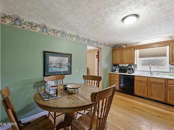 21st image of 812 New Clear Branch Rd