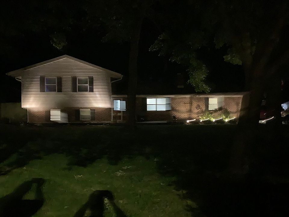 1st image of 933 Comanche Ln