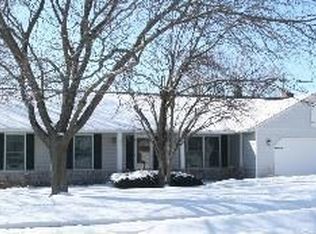 1720 Highview St, De Pere, WI 54115