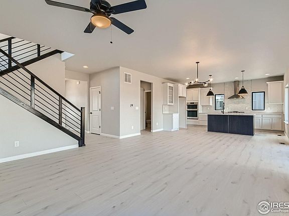5th image of 355 Boxwood Dr