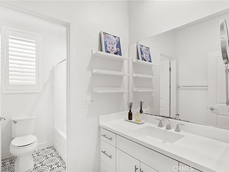 710 W Tribella Ct — Photo 18