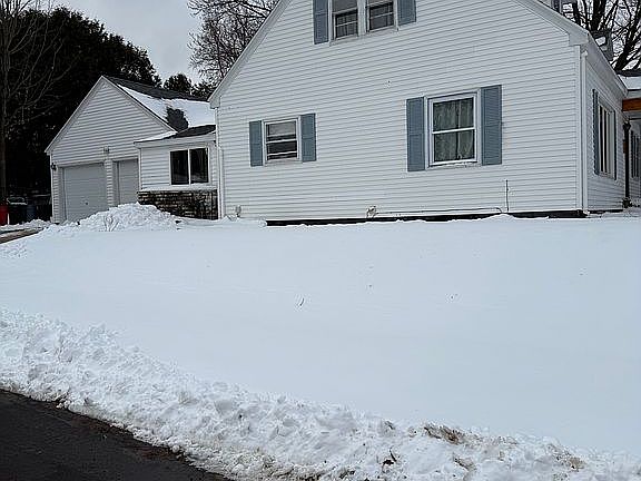 3rd image of 716 Marquette Blvd