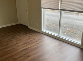 904 S College St FLOOR 1, Springfield, IL 62704