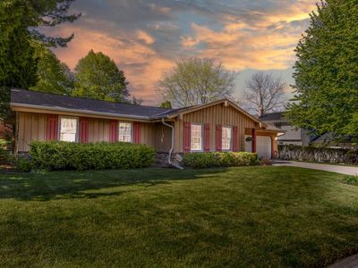 2204 Hunting Ridge ROAD, Waukesha, WI, 53188