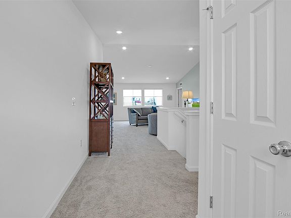 4th image of 2824 Somerset St