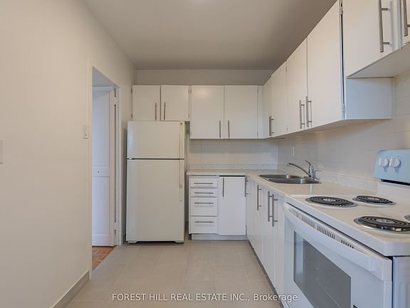 5th image of 32 Clayland Dr #512