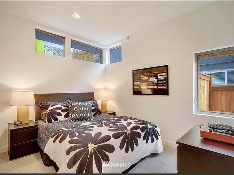 204 14th Ave — Photo 3
