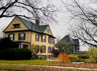 621 N 8th St, Rochelle, IL 61068