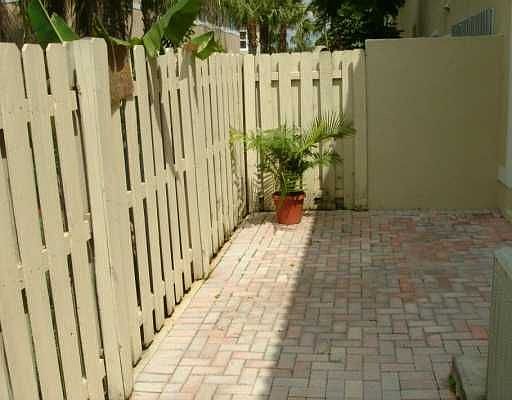 4th image of 17117 NW 23rd St