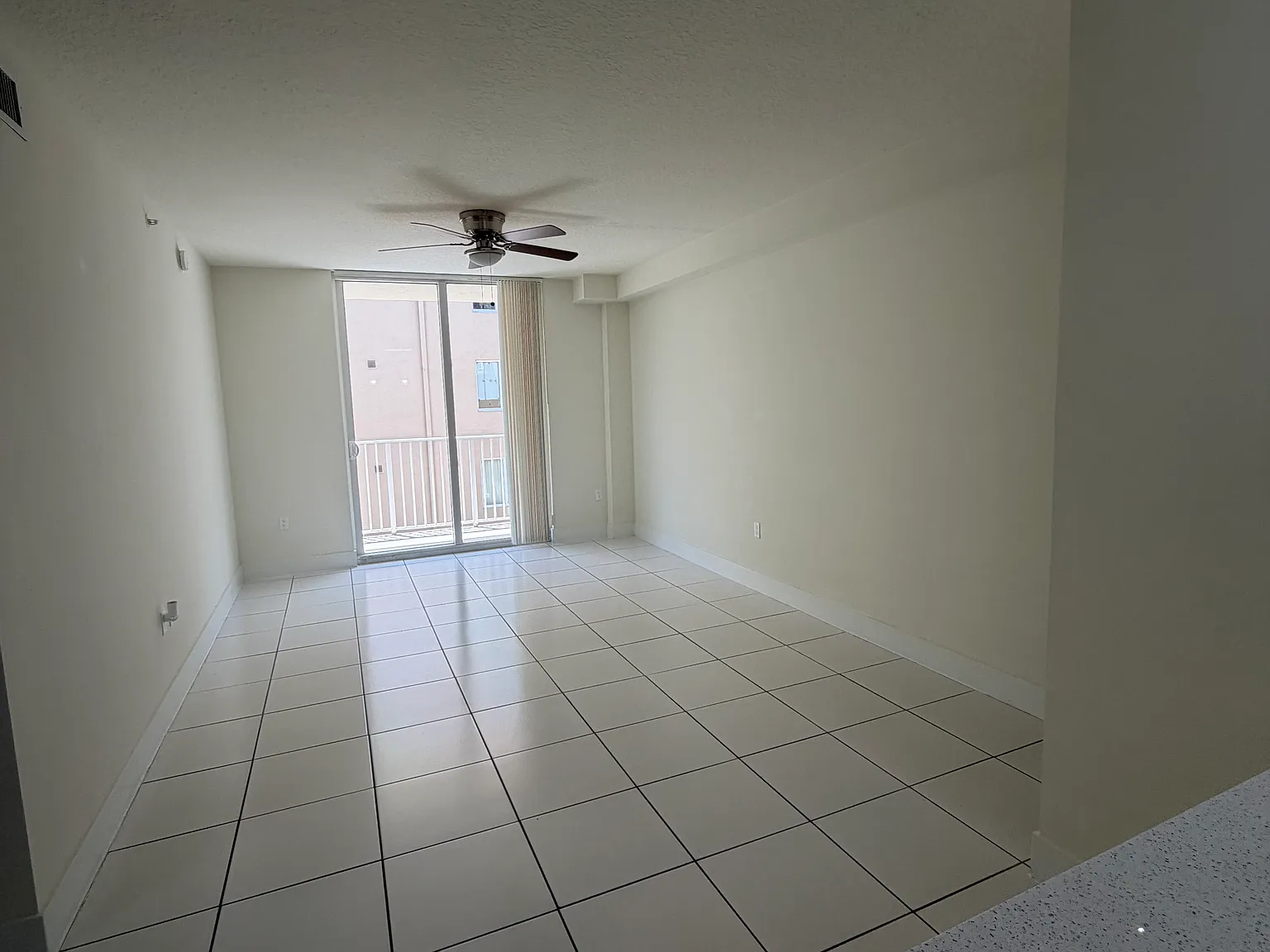 2 bed, 980 sqft, $2,180 — Photo 2