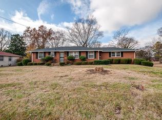 909 Crownhill Dr, Nashville, TN 37217