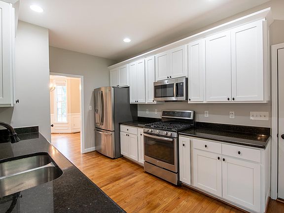 5th image of 1805 Patterson Grove Rd