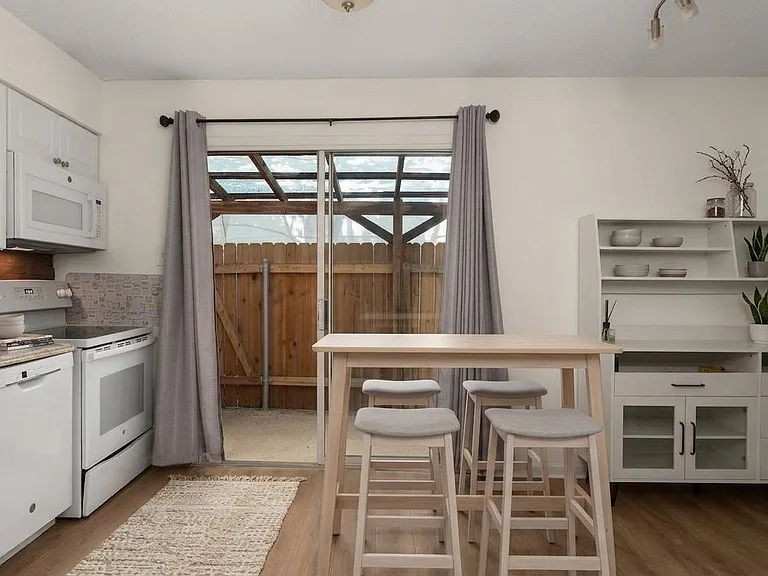 7409 Shadow Hill Dr #113 — Photo 8