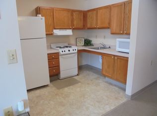 5 Ohio St #1, Decorah, IA 52101