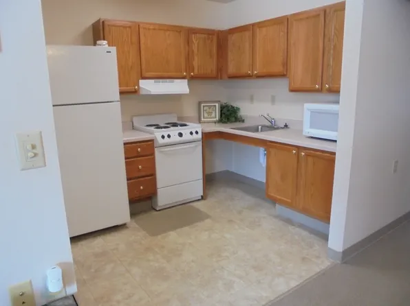 5 Ohio St #1, Decorah, IA 52101