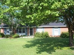 882 Watts Dr, Sumter, SC 29154