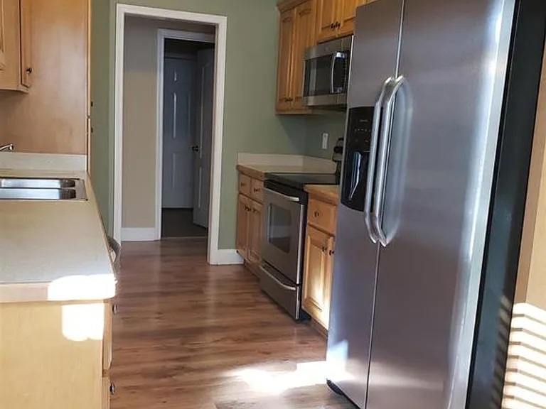 426 Stillwood Dr — Photo 8