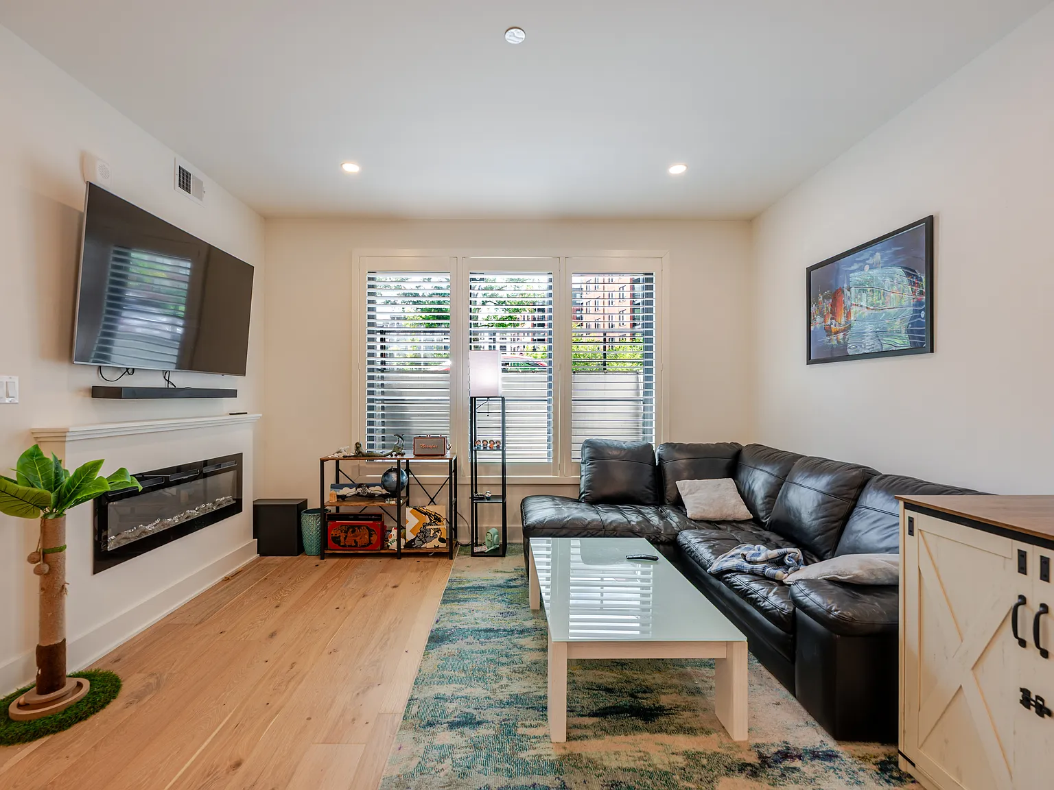 2 bed, 1085 sqft, $2,695 — Photo 3