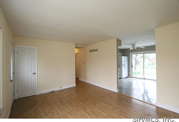 5th image of 6 Tulip Ave
