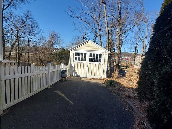 4th image of 56 Painter Ave