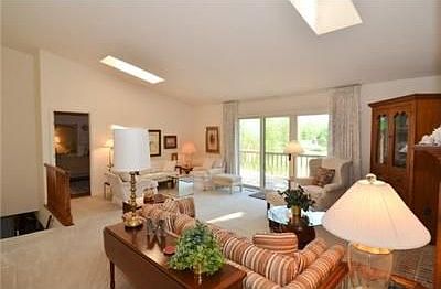 5th image of 504 Victoria Ct #B
