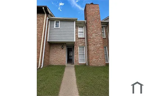 2027 Rexford Rd Photo 1
