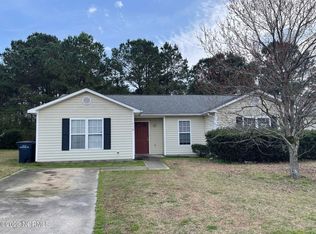 756 Pinewood Dr, Jacksonville, NC 28546