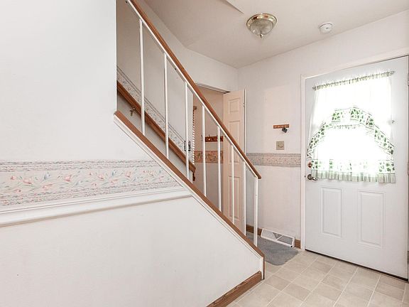 3rd image of 811 N 10th St