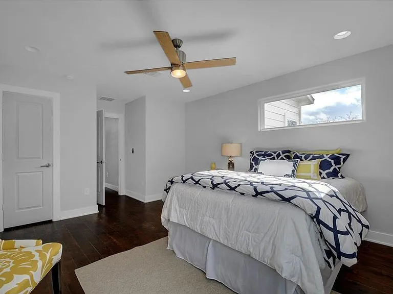7104 Blessing Ave #B — Photo 10