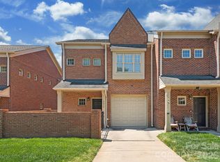 4670 Dabney Vigor Dr, Charlotte, NC 28209
