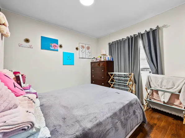 1048 East 94th Street image 11 of 23