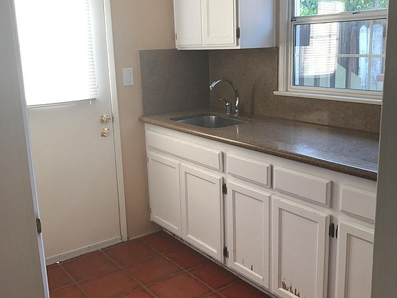 3rd image of 9231 Petit Ave