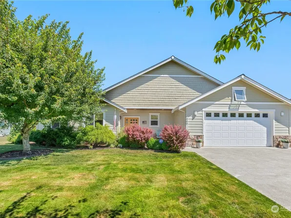 860 Hemlock Court, Lynden, WA 98264