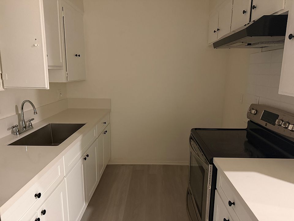1st image of 2241 W 15th St APT 3