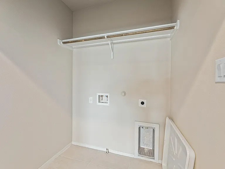 310 Rimrock Ct — Photo 34