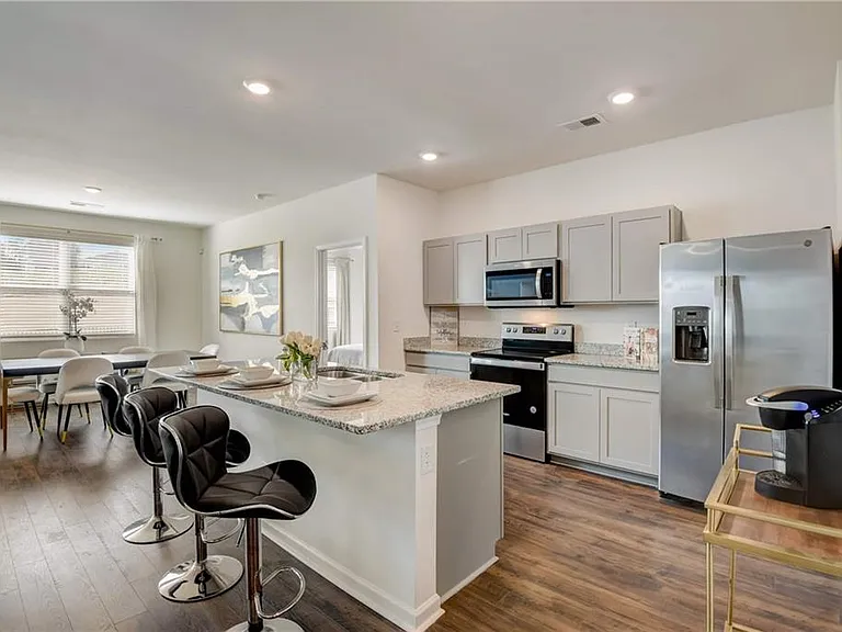 257 Bur Oak Bend Arch #1089433 — Photo 2