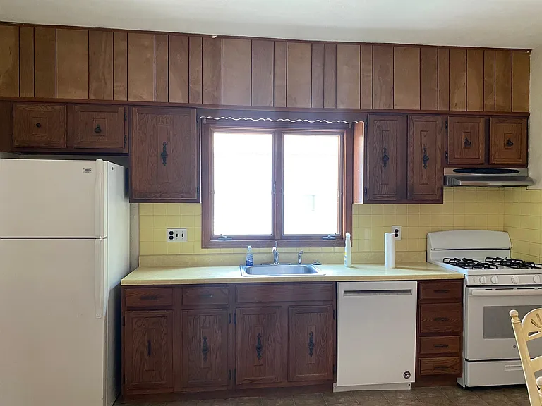 96 Capen St #2 — Photo 4