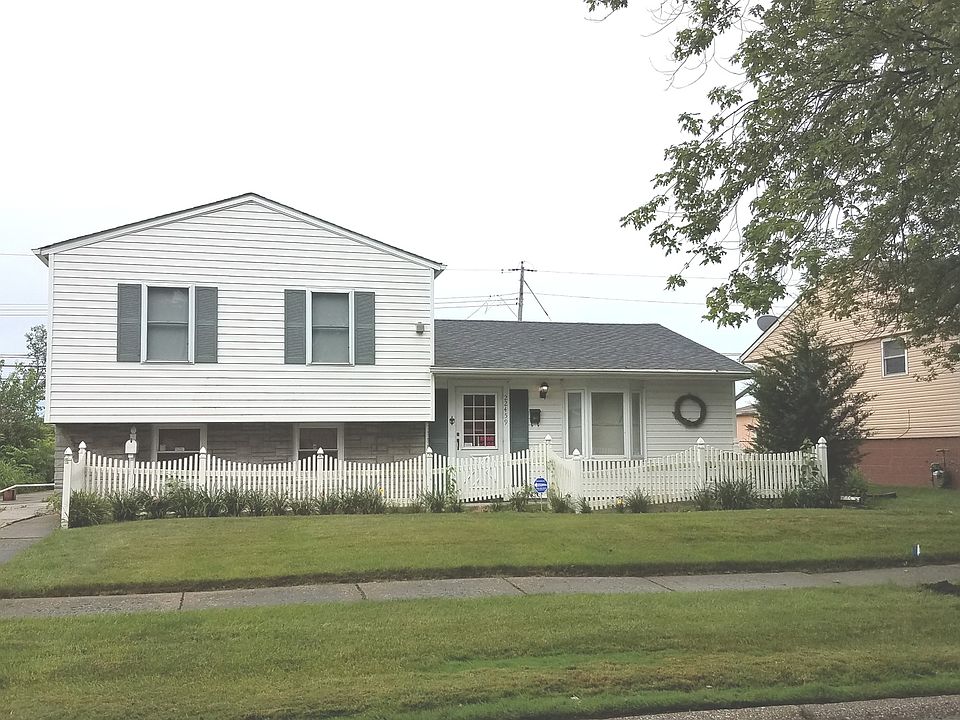 1st image of 22459 Yates Ave