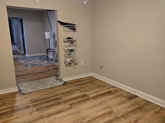 4th image of 2440 Paris Ave