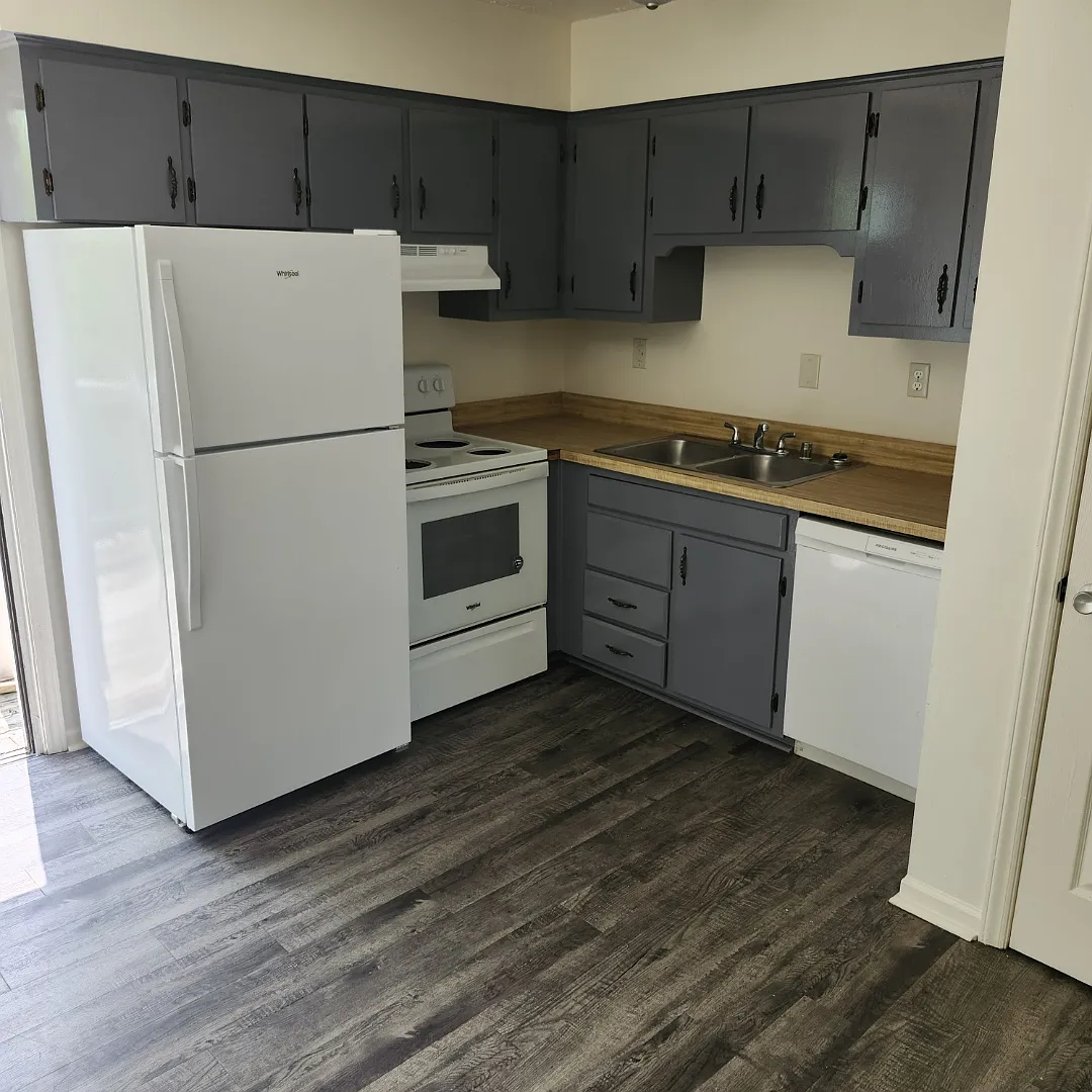 2 bed, 1.5 bath, 1000 sqft, $995 — Photo 2