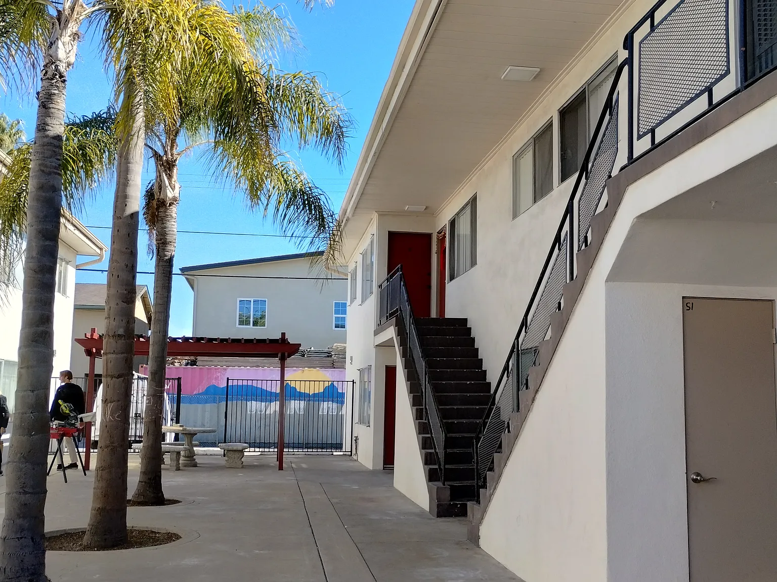 4729 Wilson Ave — Photo 4