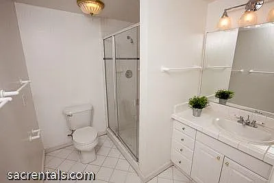 2nd Bath in BONUS room