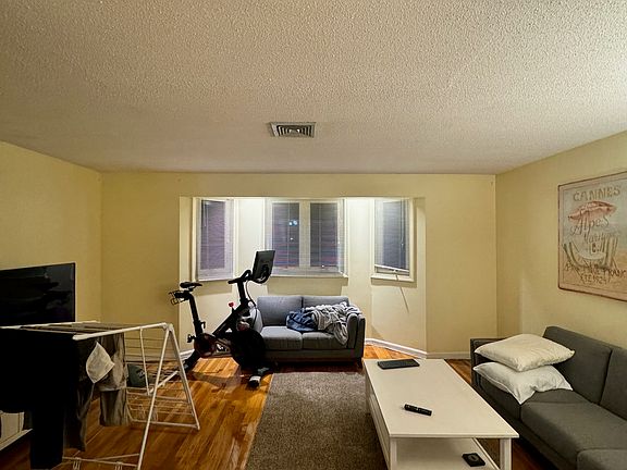 3rd image of 625 Boston Ave