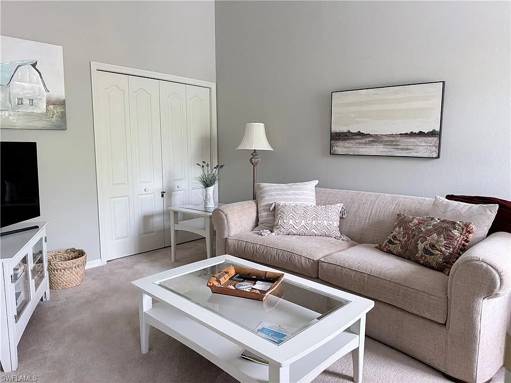 2 bed, 2.0 bath, 1784 sqft, $5,000 — Photo 4