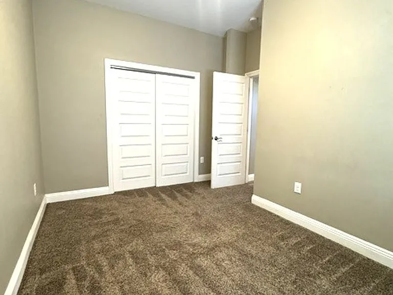 Willows Park Apartments — Photo 6