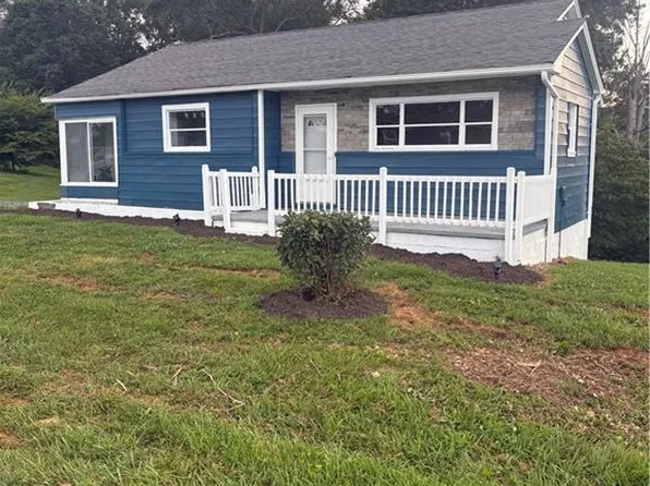 722 Cody Trl, Dobson, NC 27017