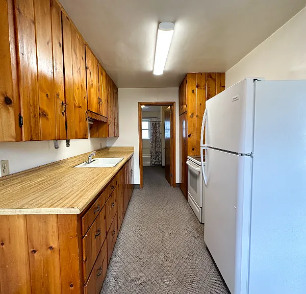 212 E 1st St #1 — Photo 2